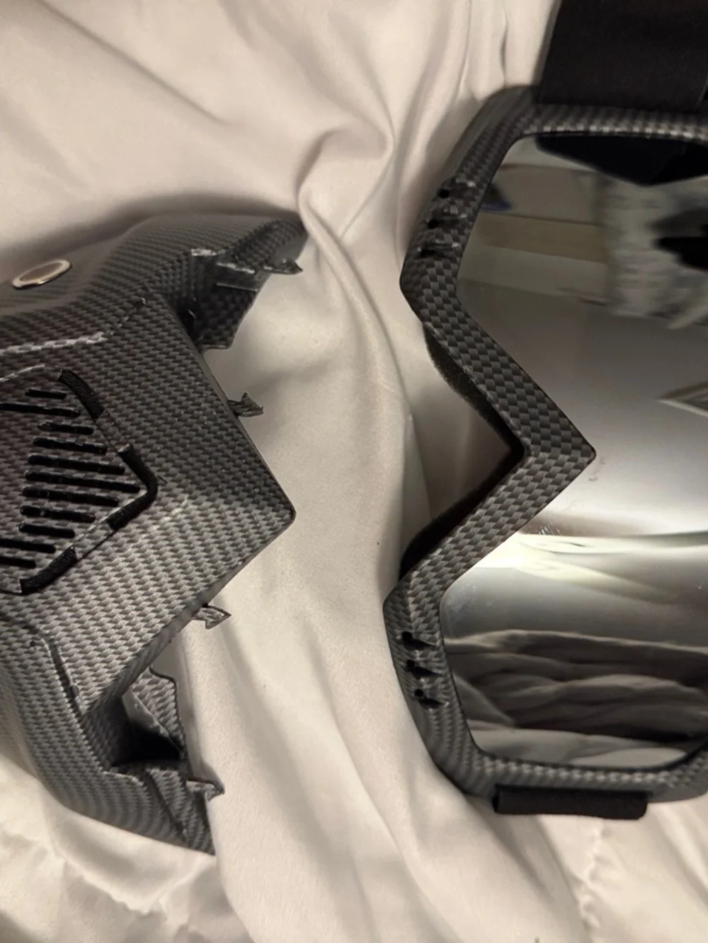 Carbon Fiber Effect Men's Protective Face Mask with Mirrored Lens
